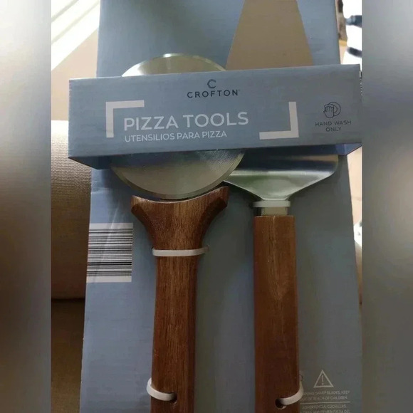 Pizza tools roller kitchen utensils cutter triangle cake serving wooden handle - Picture 2 of 6